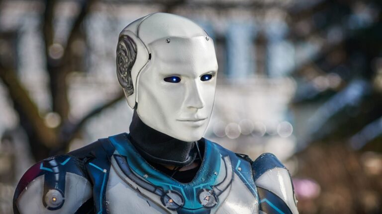 Robot humanoïde UBTech U1 : prix, usages et risques de l&rsquo;IA